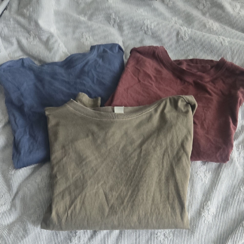 Set of Three Casual T-Shirts in Blue, Red, and Tan